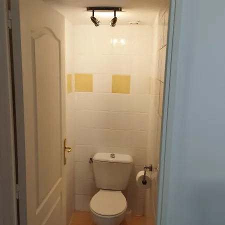 Studio Apartment *